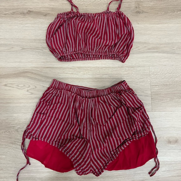 Red shorts and tank top (set) - Picture 2 of 2